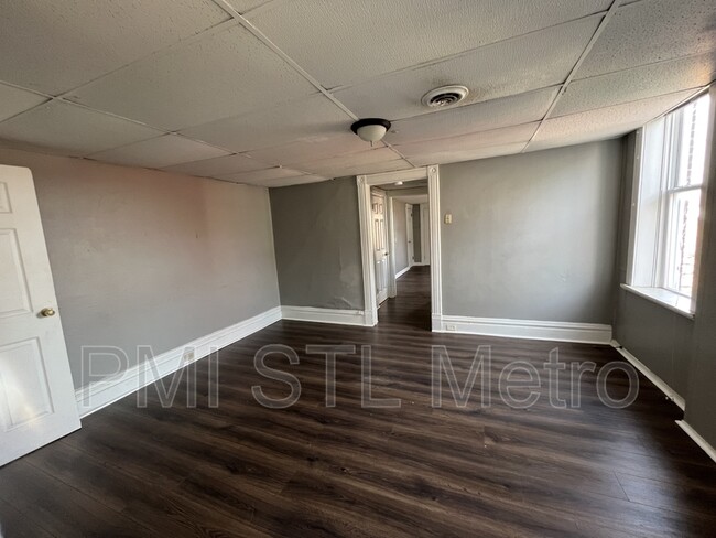 Building Photo - 3135 Chippewa St