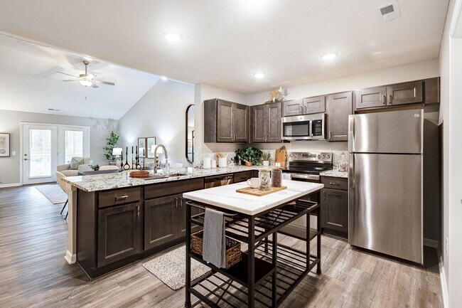 Building Photo - 24 Glade Lp