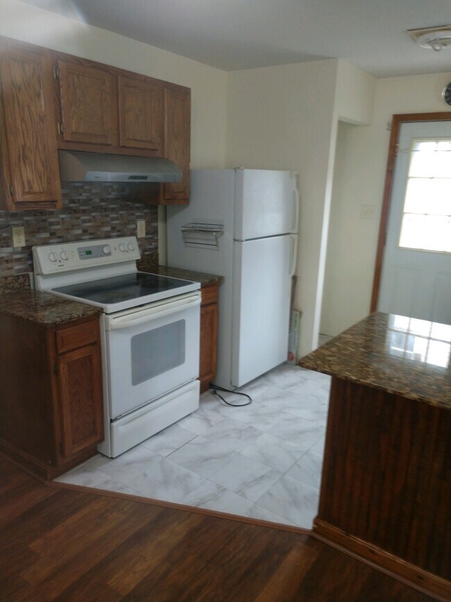 Building Photo - 3305 Winchester Dr