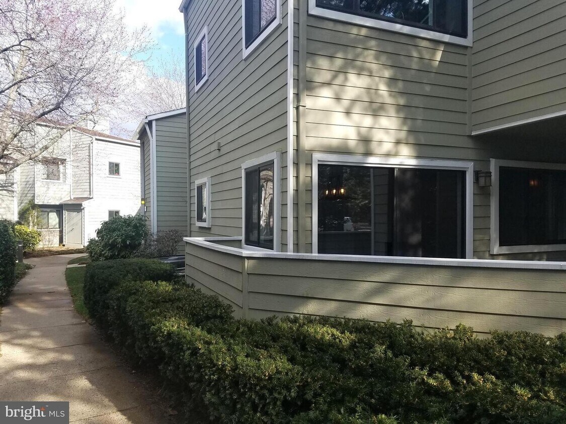 1897A Villaridge Dr Unit 1897, Reston, VA 20191 Condo for Rent in