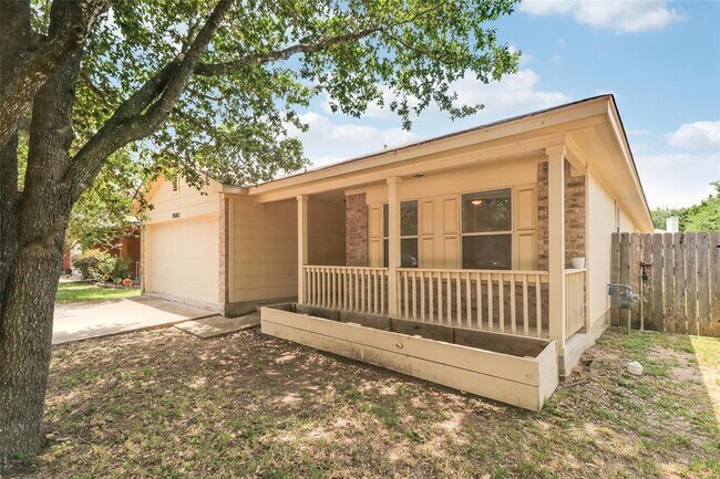 Foto del edificio - 15003 Chamberlain Ct