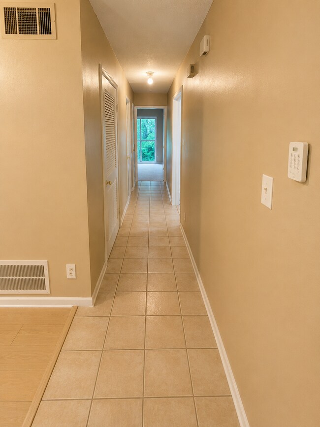 Foto del edificio - 1220 Oakplace Dr SW