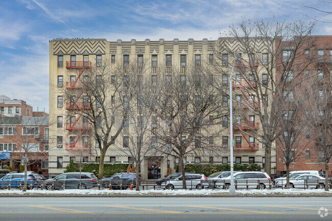 Building Photo - Kensington Hall