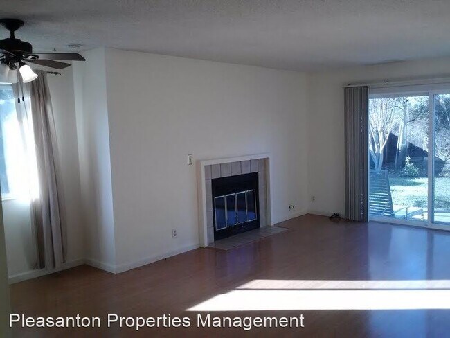 Building Photo - 2 br, 1 bath House - 5344 Wisteria Way