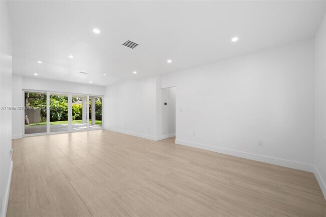 Building Photo - 1617 Washington St