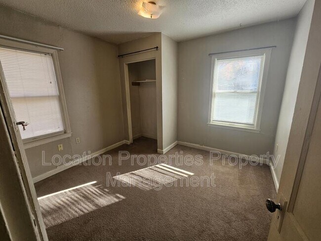 Foto del edificio - 2146 Rhode Island St