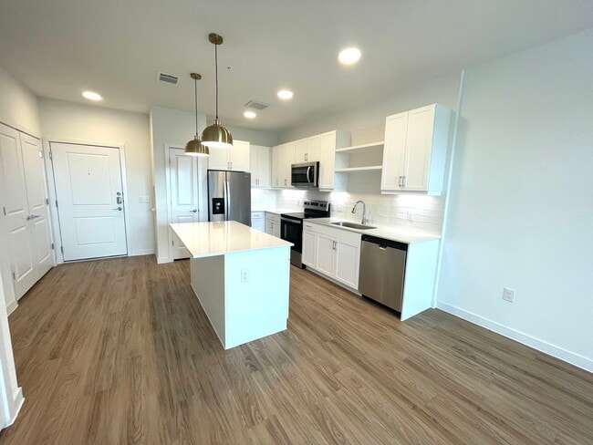 Building Photo - 1101 Abbeyglen Castle Dr