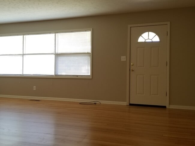 Foto del edificio - 1836 Todd Rd