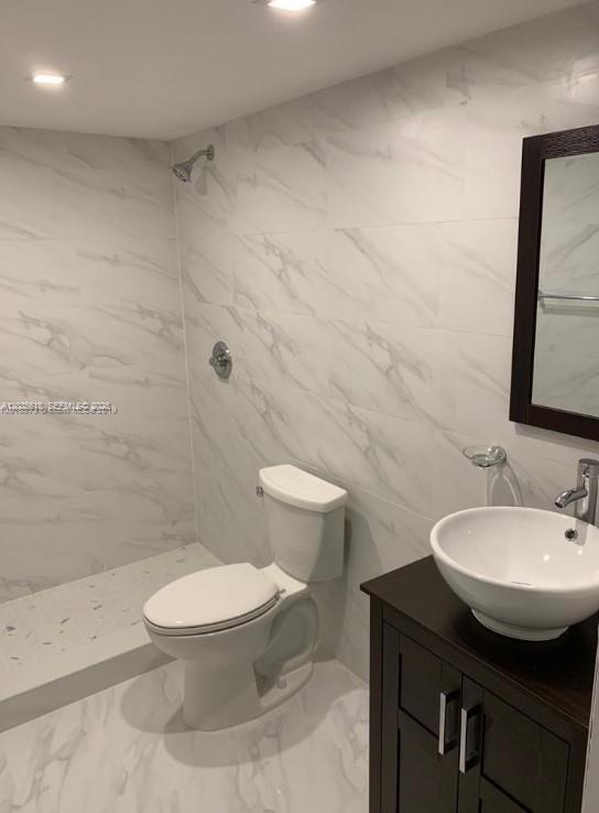 Foto del edificio - 6175 NW 186th St