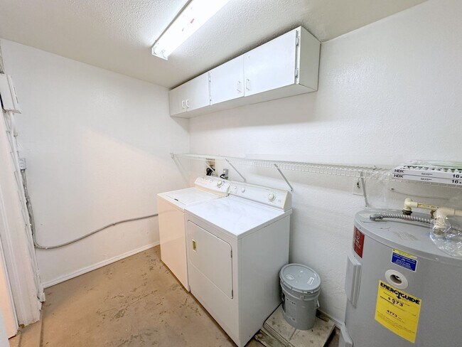 Building Photo - Cozy 2BR/1BA Duplex in South Tampa Plant H...