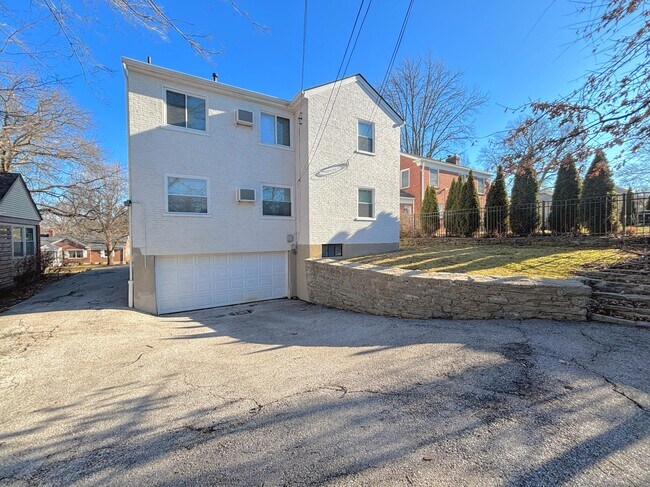 Foto del edificio - 27 Sunnymede Dr