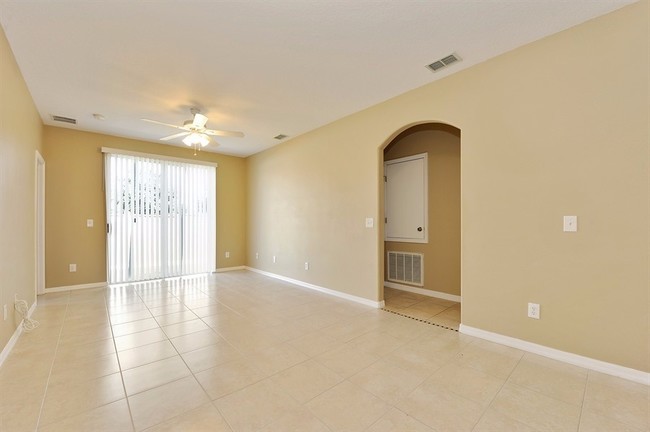 Building Photo - 507 Madina Cir