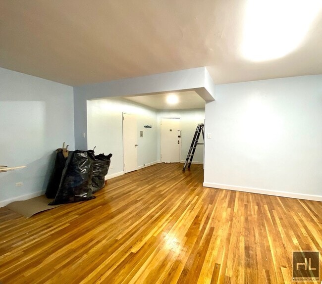 Building Photo - 139 STREET