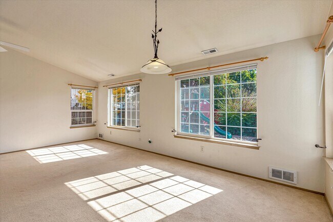Building Photo - 11831 SE 261st Pl