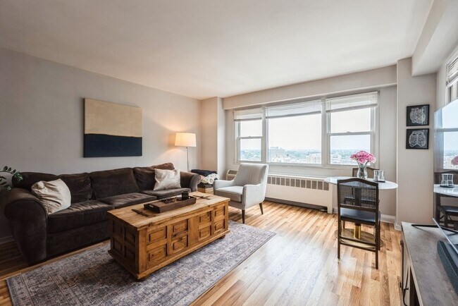 Foto del edificio - 2909 N Sheridan Rd