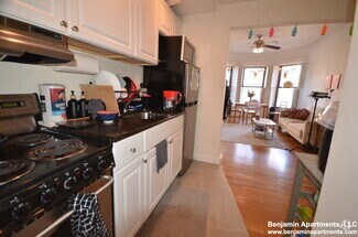 Building Photo - 531 Beacon St