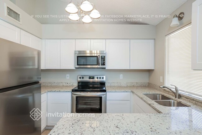 Foto del edificio - 827 N Evergreen St