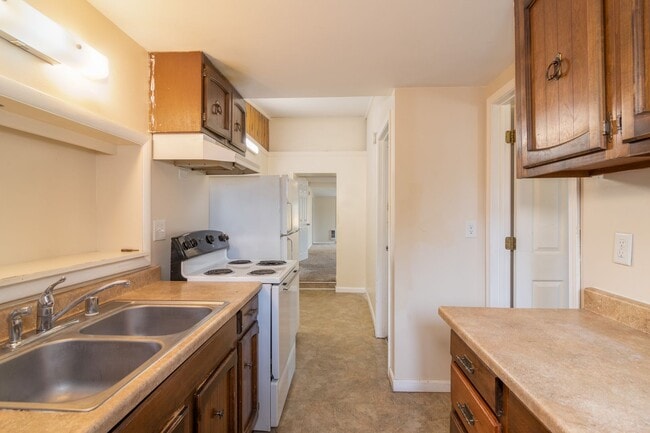 Building Photo - Charming 3 Bedroom 2 Bath House Near EWU!!