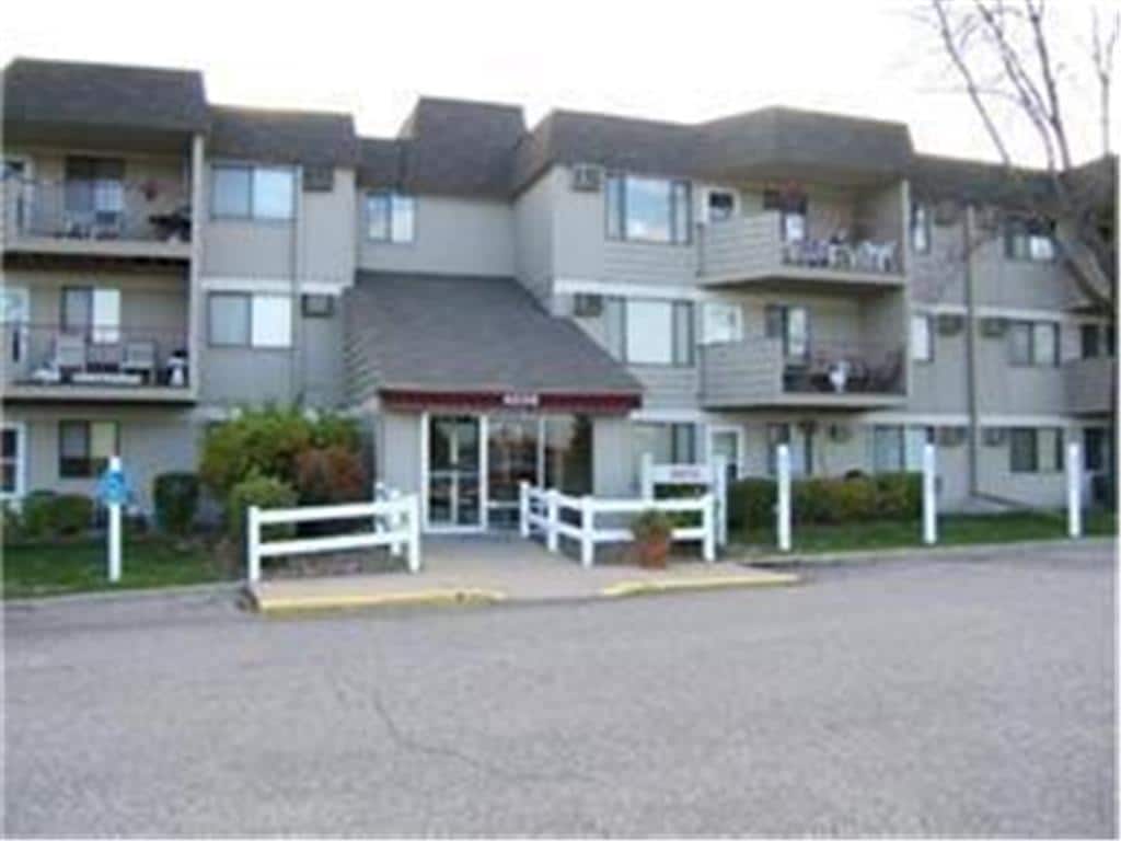 Building Photo - 4009 Heritage Hills Dr