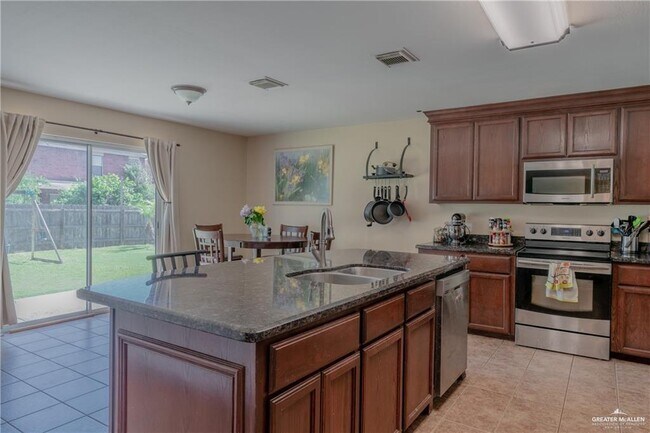 Building Photo - 1925 Andrea Ave