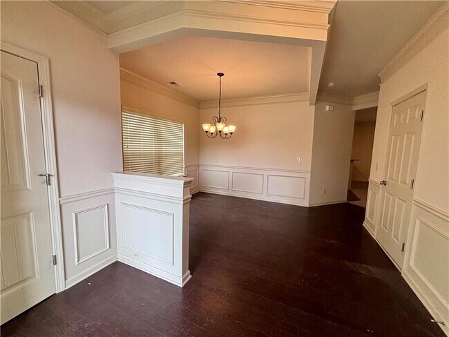 Building Photo - 613 Stonehurst Ln