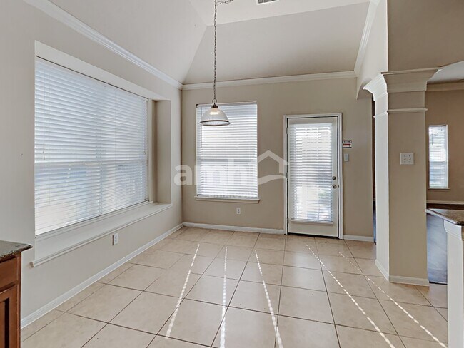 Foto del edificio - 1940 Haven Springs Ln