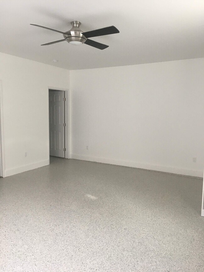 Foto del edificio - 7916 Sedan Ave