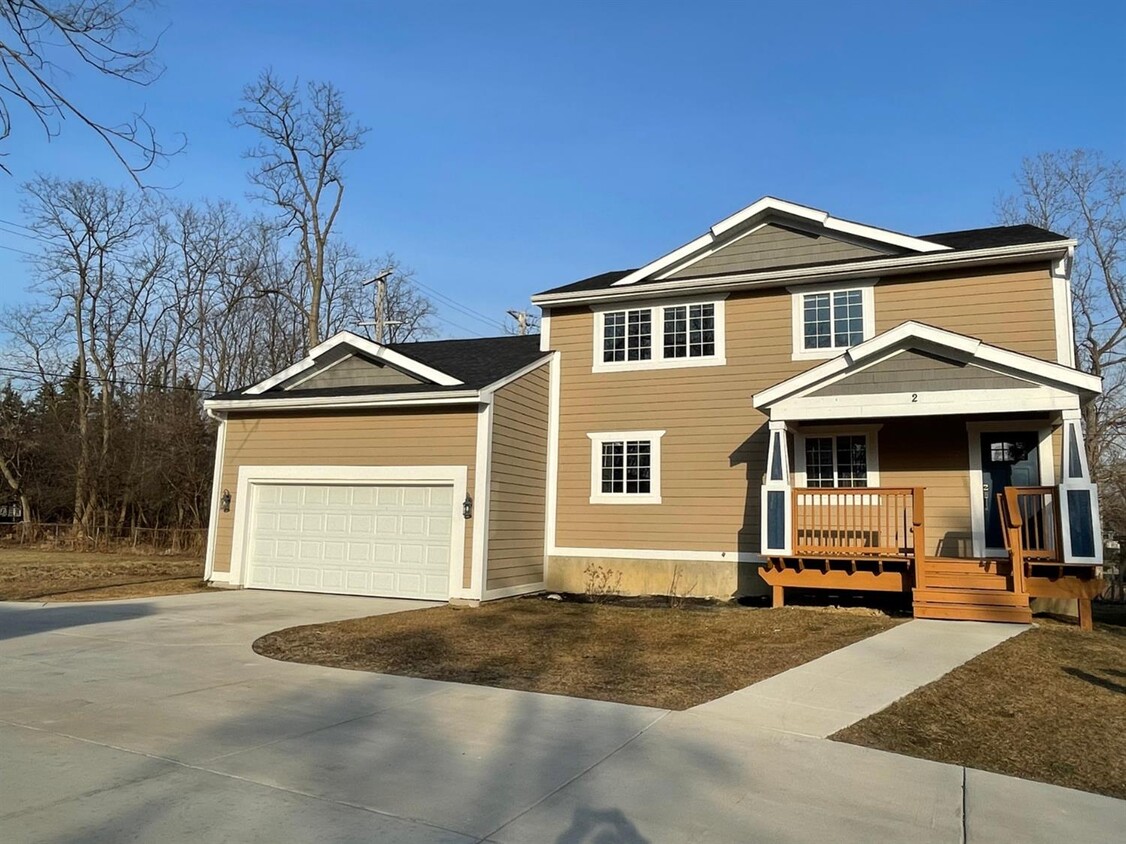 Primary Photo - 155 N Maple Rd