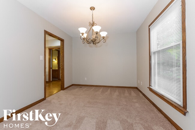 Foto del edificio - 5817 N Indiana Ave