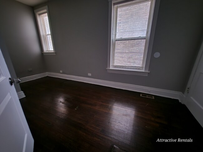 Foto del edificio - 6738 S Prairie Ave