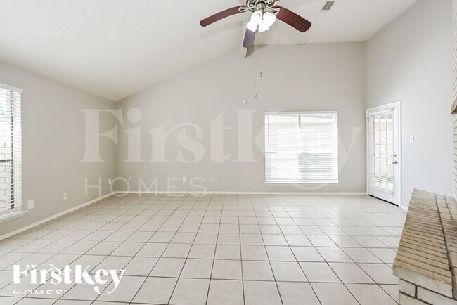Building Photo - 3009 Walnut Springs Dr