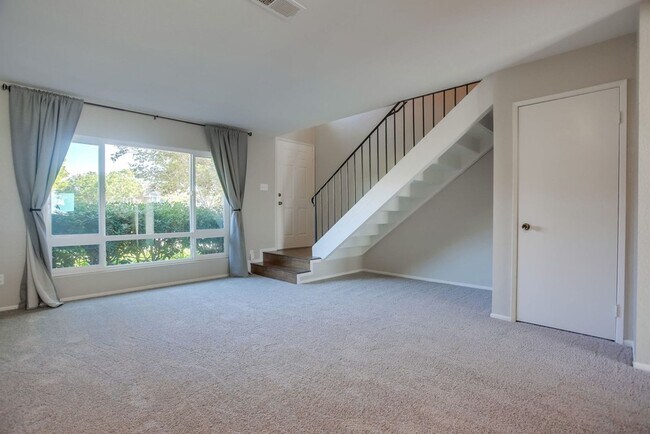 Building Photo - Amazing ocean views in this gorgeous Carls...