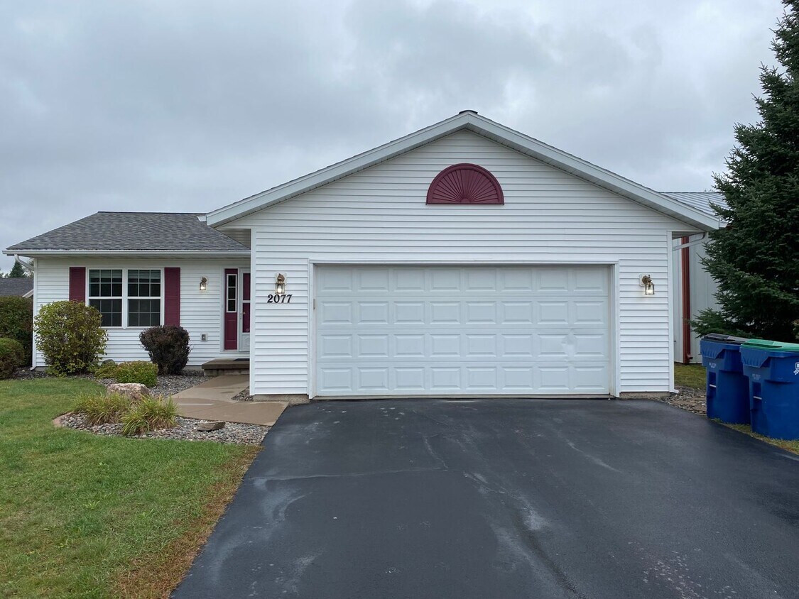 2077 Paintbrush Dr, Mosinee, WI 54455 House Rental in Mosinee, WI