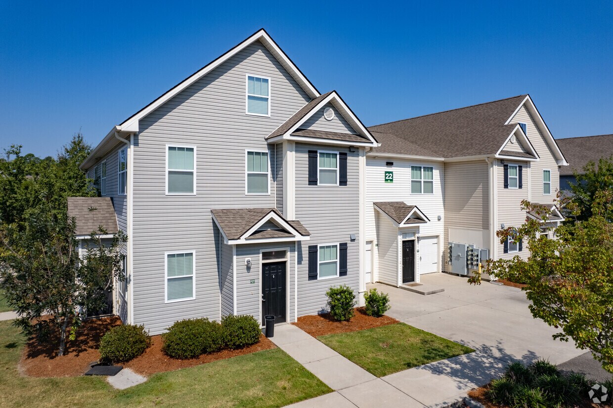 Foto principal - Basswood Landing Apartments