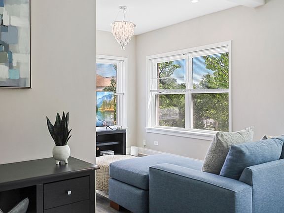 Foto del edificio - 1111 Bonnie Brae Pl