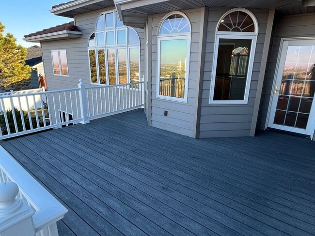 Building Photo - Beautiful Five-Bedroom, Three-Bathroom Home for Rent