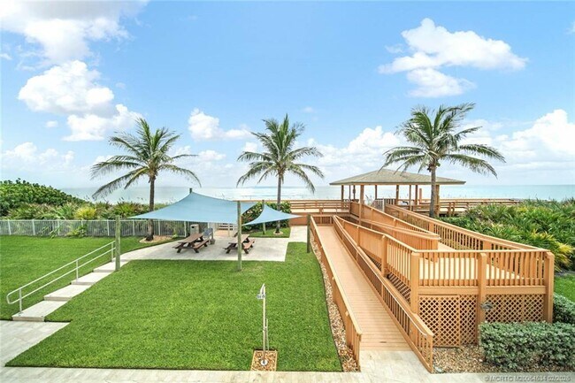 Foto del edificio - 10680 S Ocean Dr