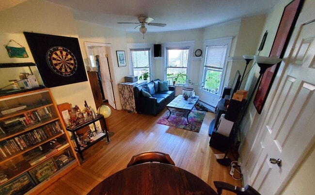 Building Photo - HOT BRIGHTON LISTING!!!!
