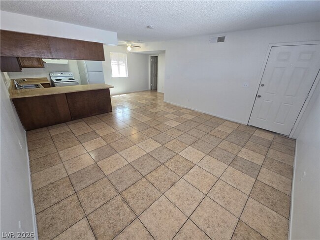 Foto del edificio - 2209 N Jones Blvd