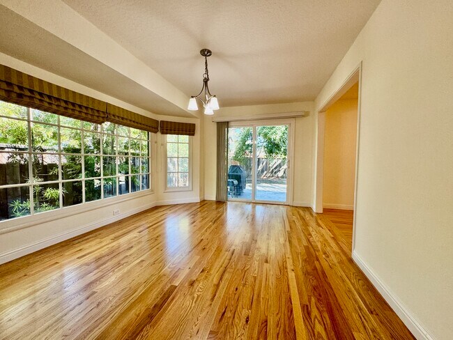 Foto del edificio - 1186 Happy Valley Ave