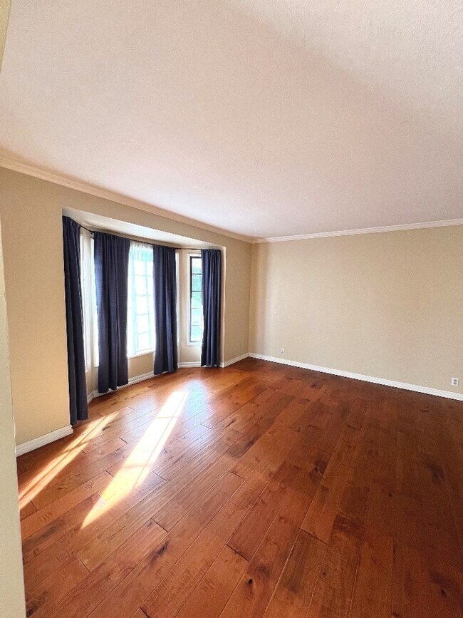 Building Photo - Camarillo House for Rent