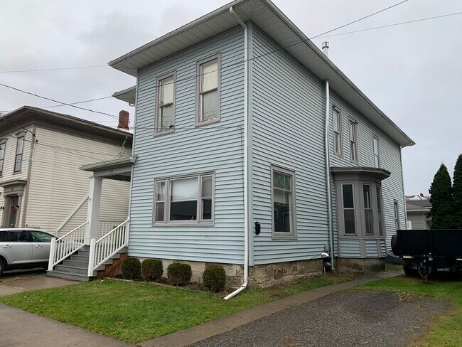 Building Photo - 23 Hakes Ave