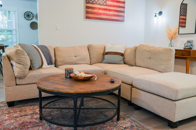 Building Photo - 22 Penrith Dr