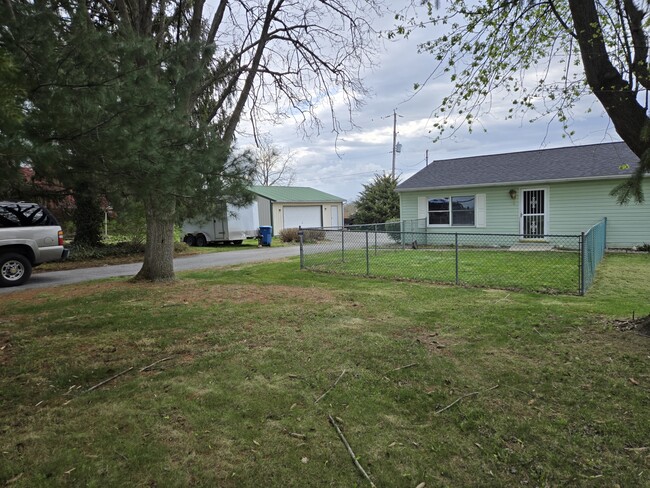 Building Photo - 1857 Westside Ln
