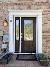 Building Photo - 8 Crenshaw Ct
