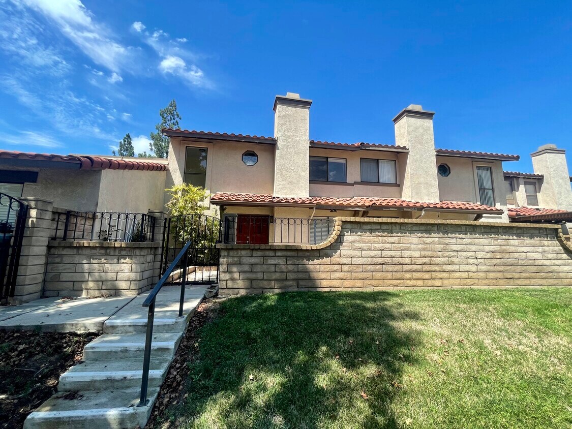 Primary Photo - 9867 Serrano Ct