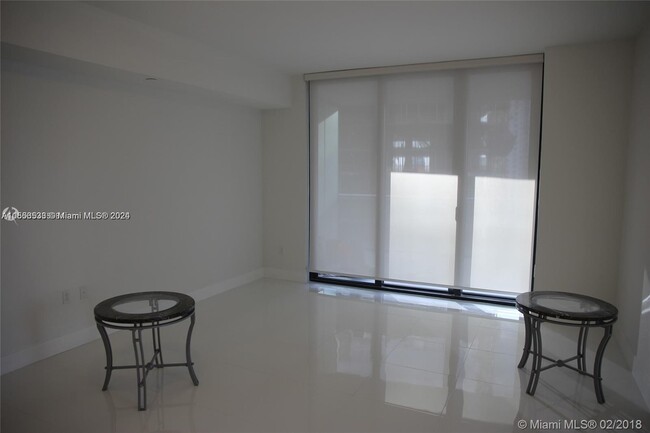 Building Photo - 1010 Brickell Ave