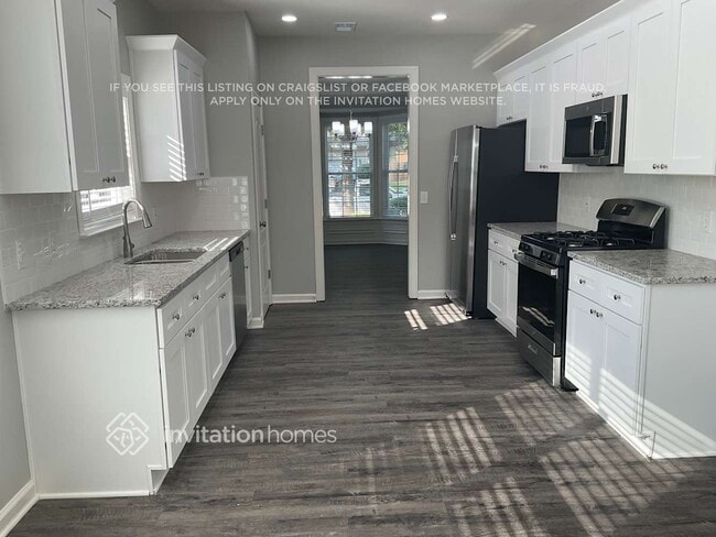 Building Photo - 2812 Harcourt Dr