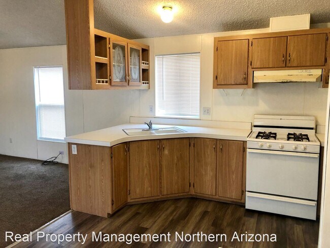 Building Photo - 2 br, 2 bath House - 3976 E. Devlin Ave