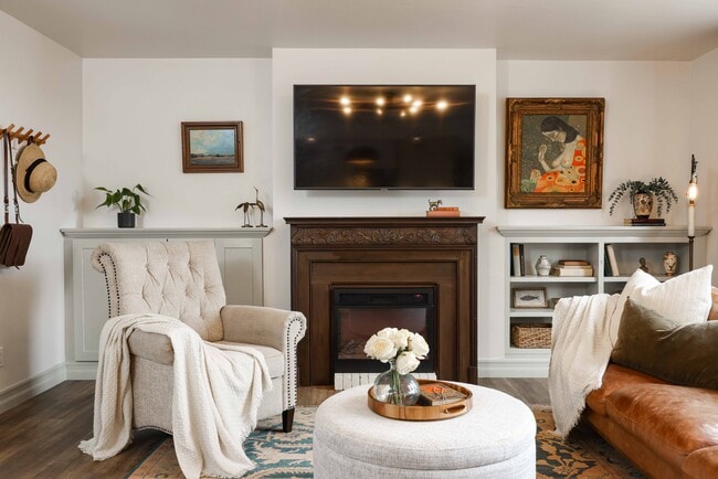 Living Room - 2214 Brant St